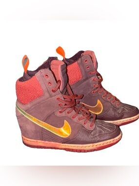 Nike Dunk Sky Hi Wedge Sneakers Burgundy Gold Metallic Size 6 Women